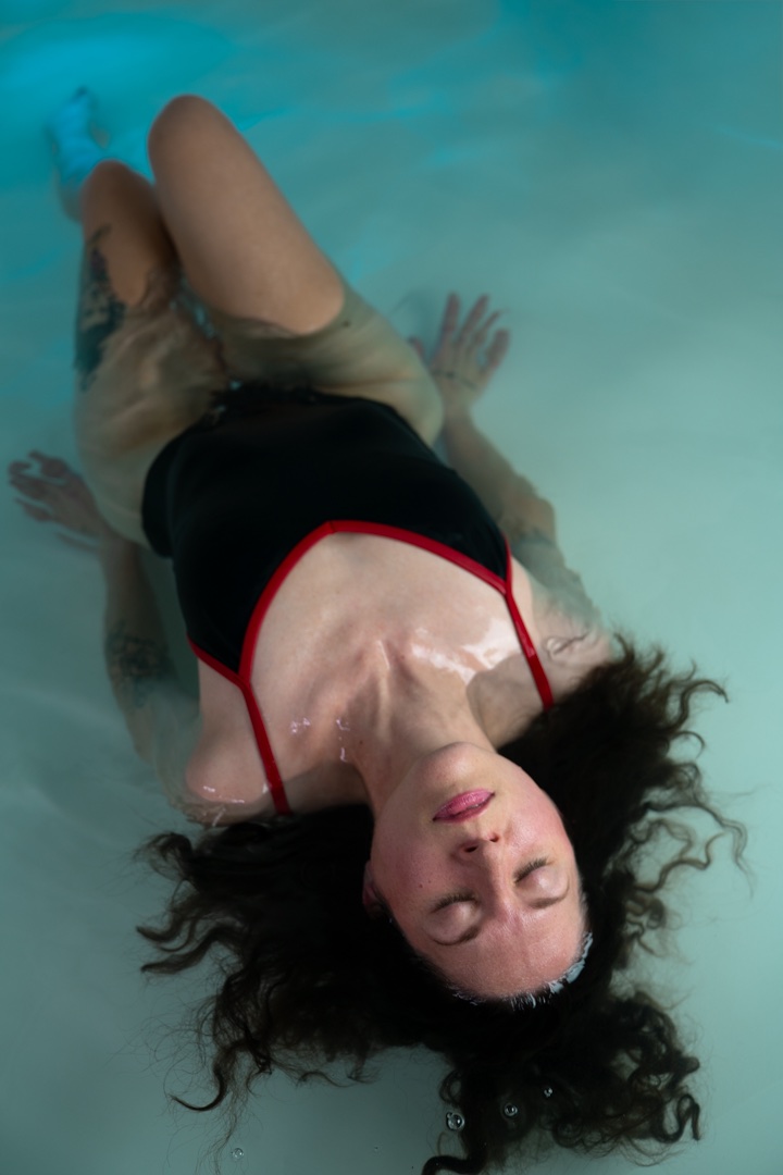 FLOAT ONE client resting quietly in the float pod